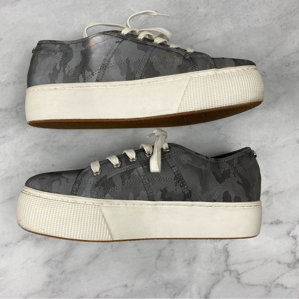 Steve Madden: Emmi Reflective Camo Platform Sneakers Full Lace Up Shoes Size 10 - Picture 5 of 8